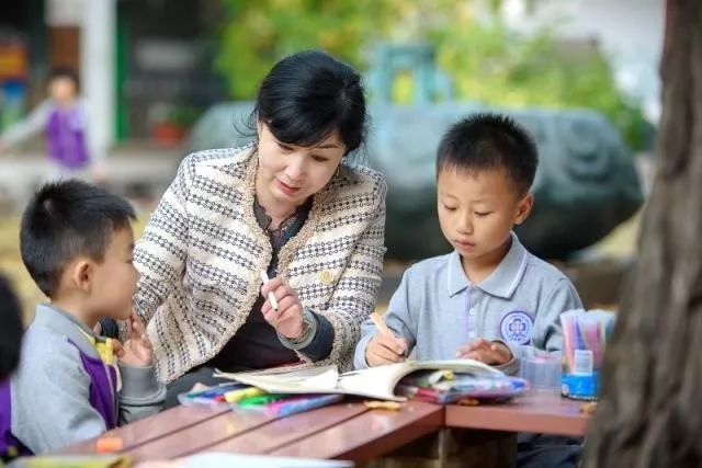 清华附小如何教育孩子,让儿童站在学校正中央