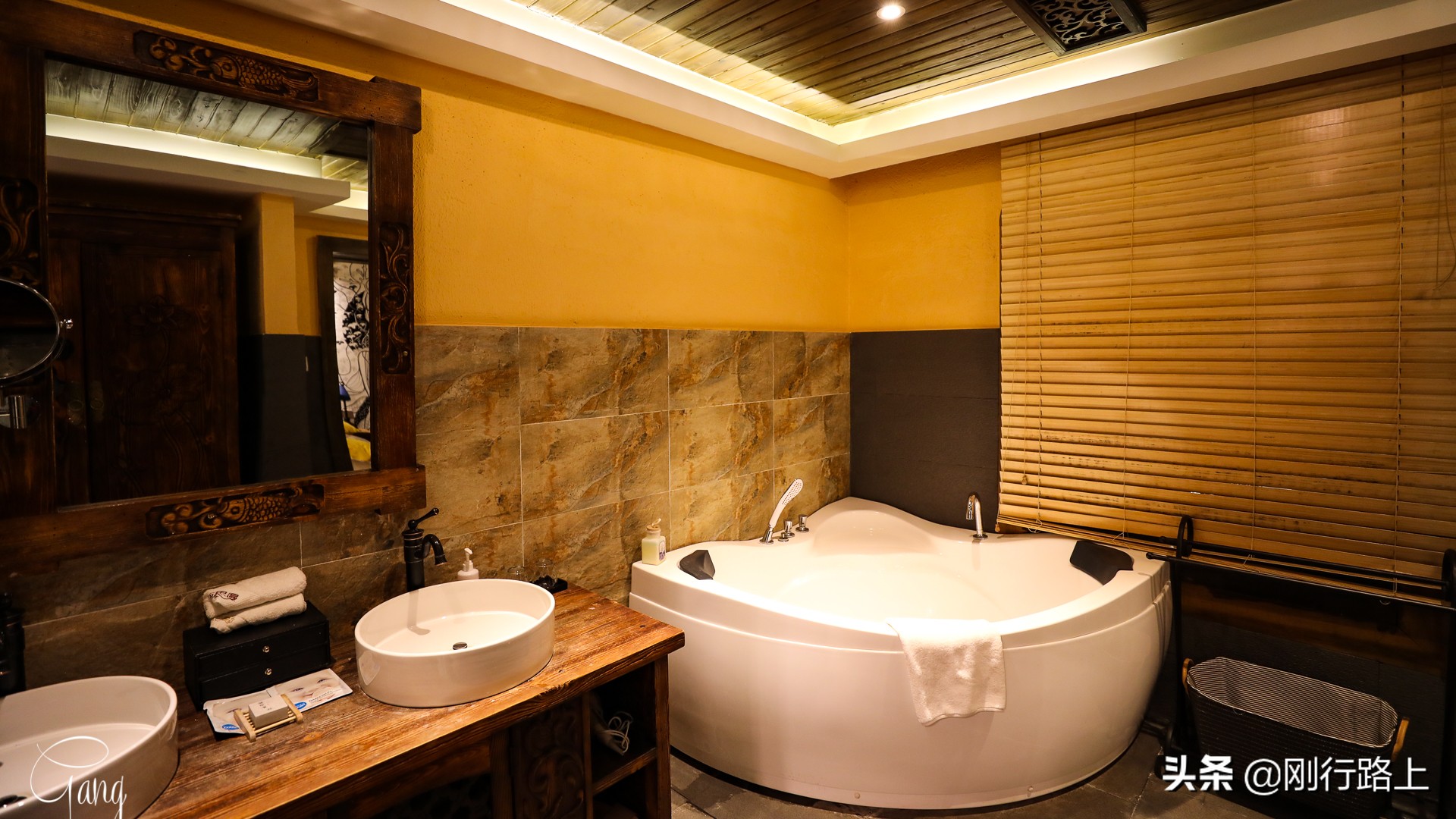 住在束河古镇,五一住束河古镇好吗