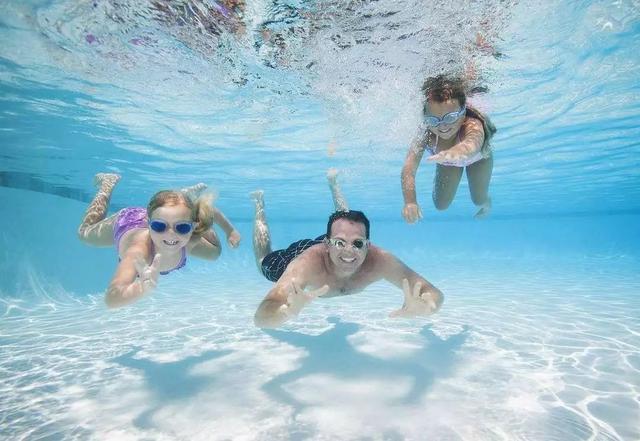 游泳不仅能锻炼身体还能保护自己,为什么游泳动作可以强身健体