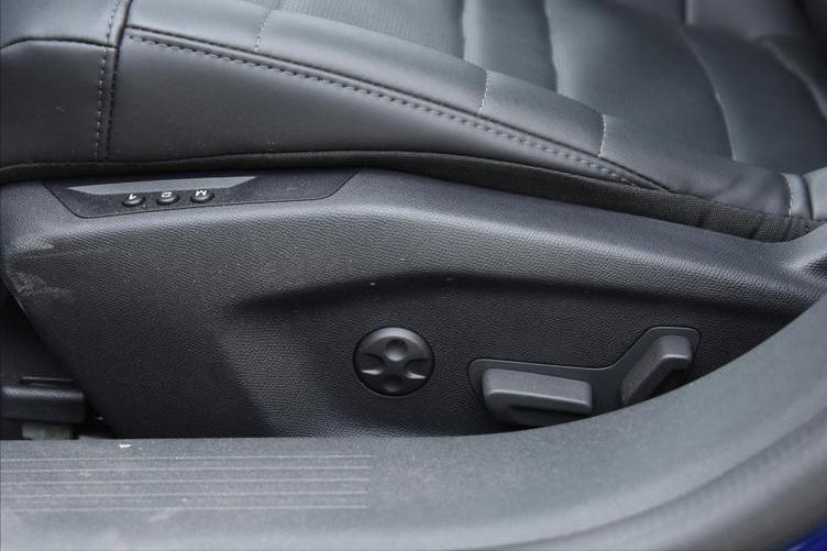 凡尔赛c5x和思域谁安全,凡尔赛c5x对比cx4百公里加速