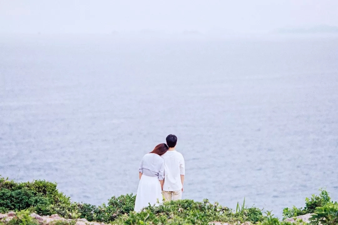 结婚后丈夫还要给女方买礼物,结婚后你妻子给你买过礼物么