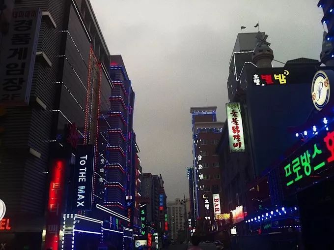 济州岛到首尔炸鸡啤酒和派对