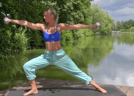 8个瘦侧腰最有效的瑜伽动作,8个瑜伽动作瘦全身