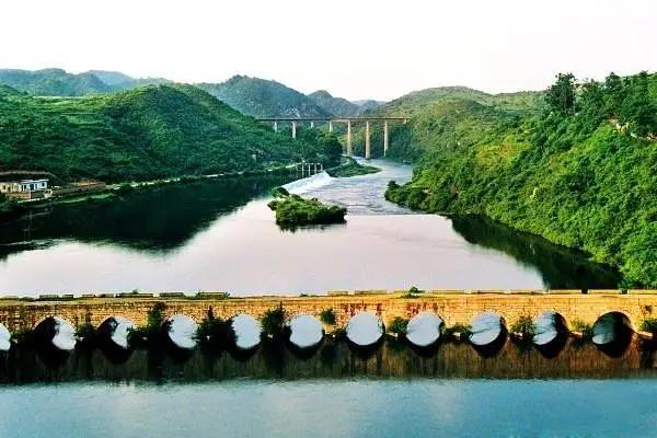 清镇市是不是比较落后,清镇最好的城市