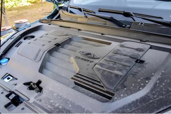 瑞虎5x1.5和长安cs35plus1.6哪个好,瑞虎5x试驾空间