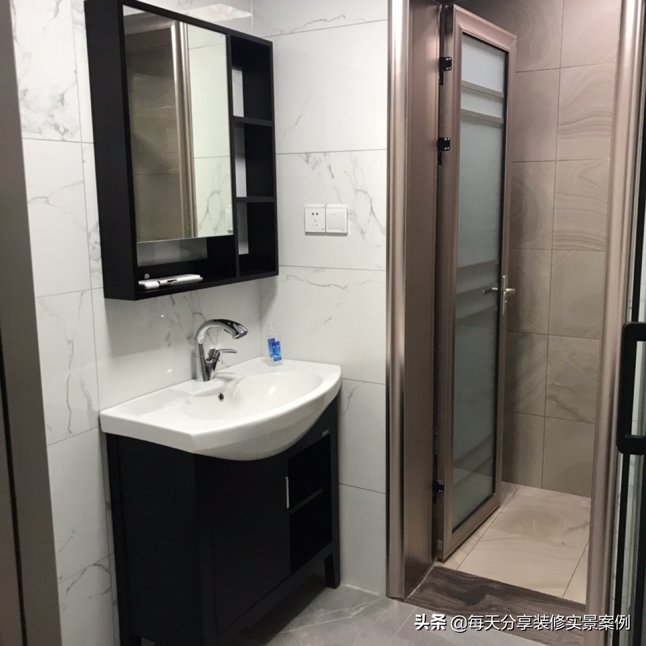 花了9个月装修简约,耗时一年的新家装修终于搞好了