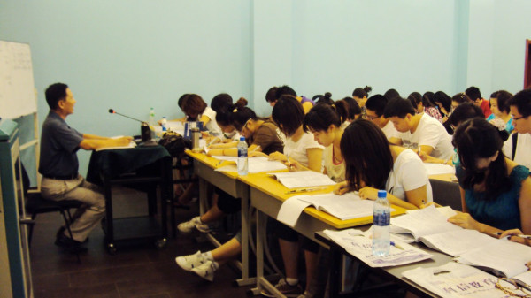 经济专业考公务员哪些部门吃香,公务员哪个岗位待遇最好比较轻松