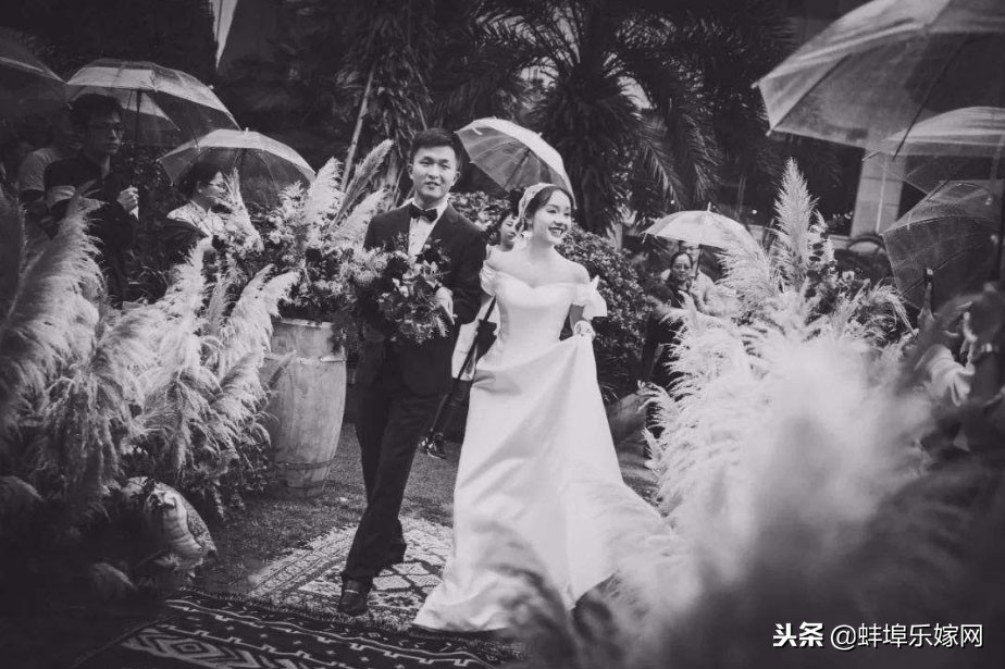 户外婚礼遇上雨天怎么办,户外婚礼雨天怎么办