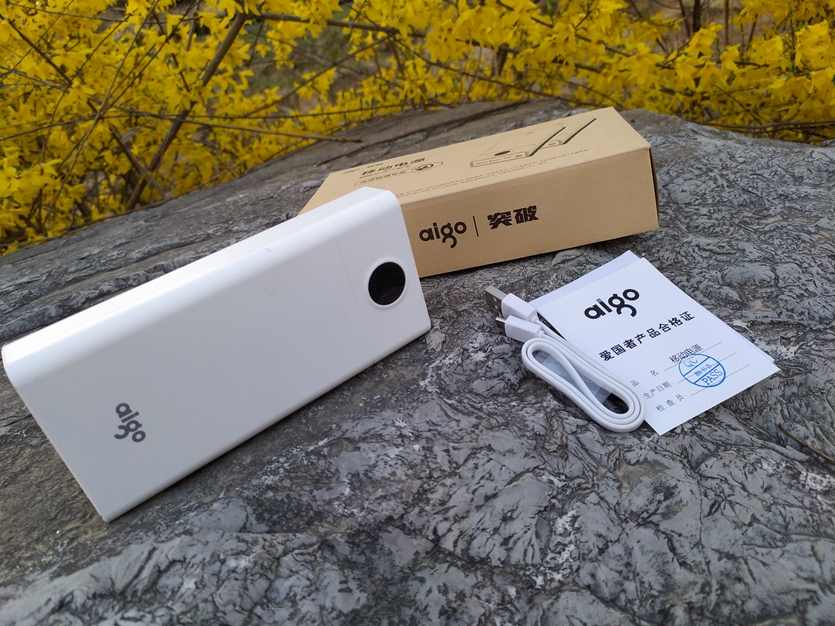 爱国者移动电源10000毫安好吗,爱国者移动电源充放电