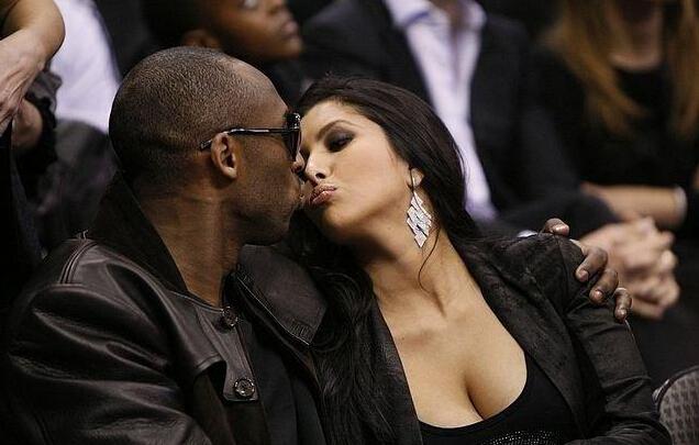 瓦妮莎悼念科比追悼会现场完整版,科比追悼会瓦妮莎演讲完整英文版