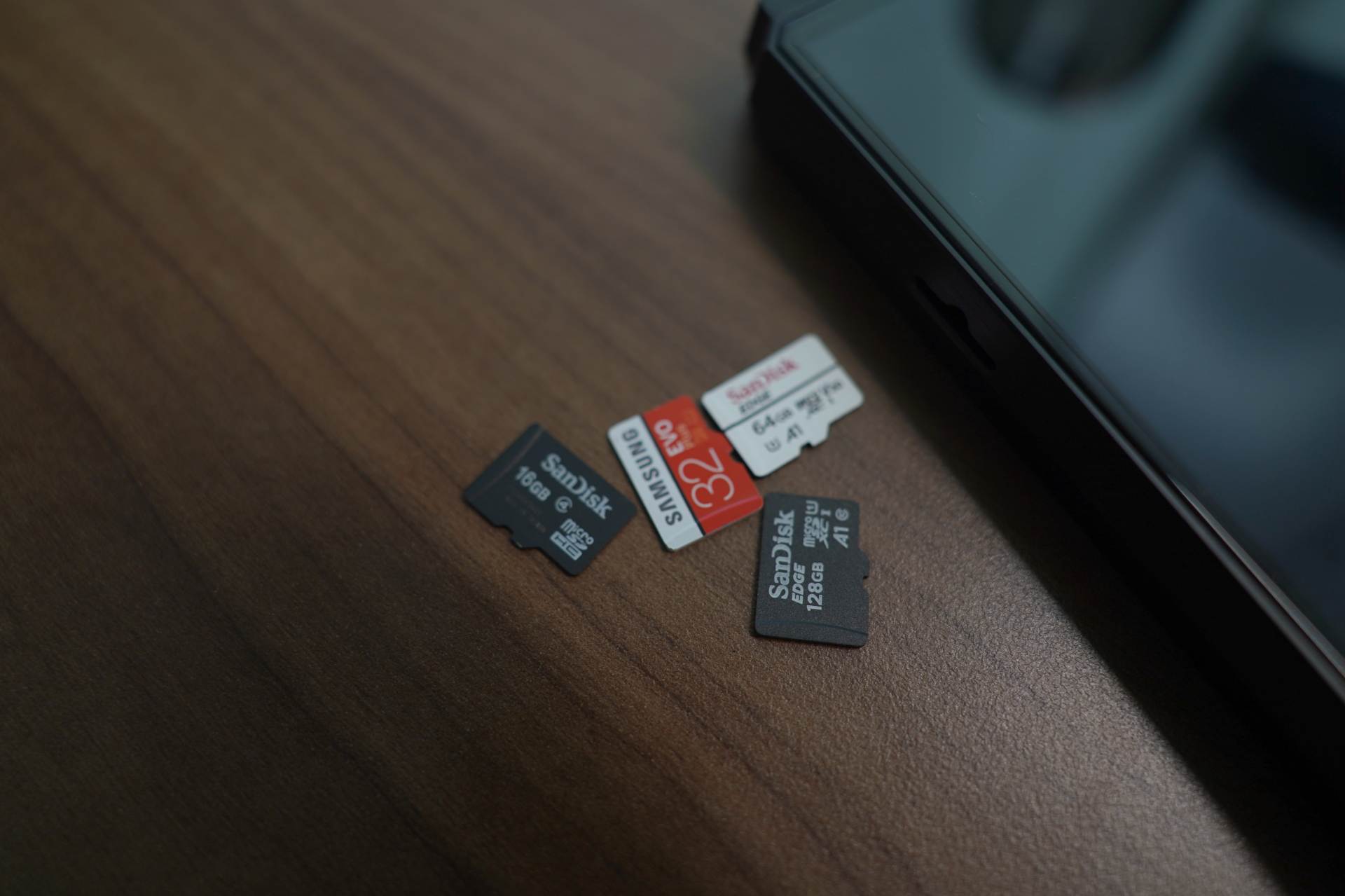 喜欢听歌的人，大多都是孤独的，盘点我手头的Music装备