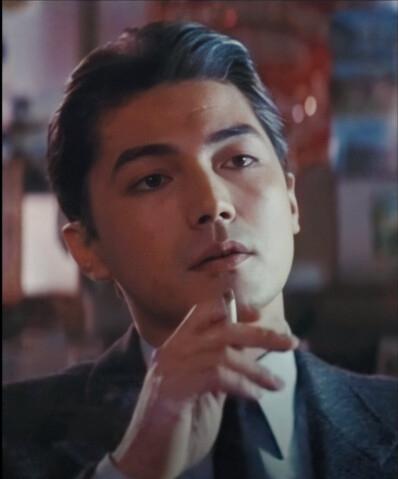 他被父母抛弃,她被父亲抛弃被继母算计被退婚