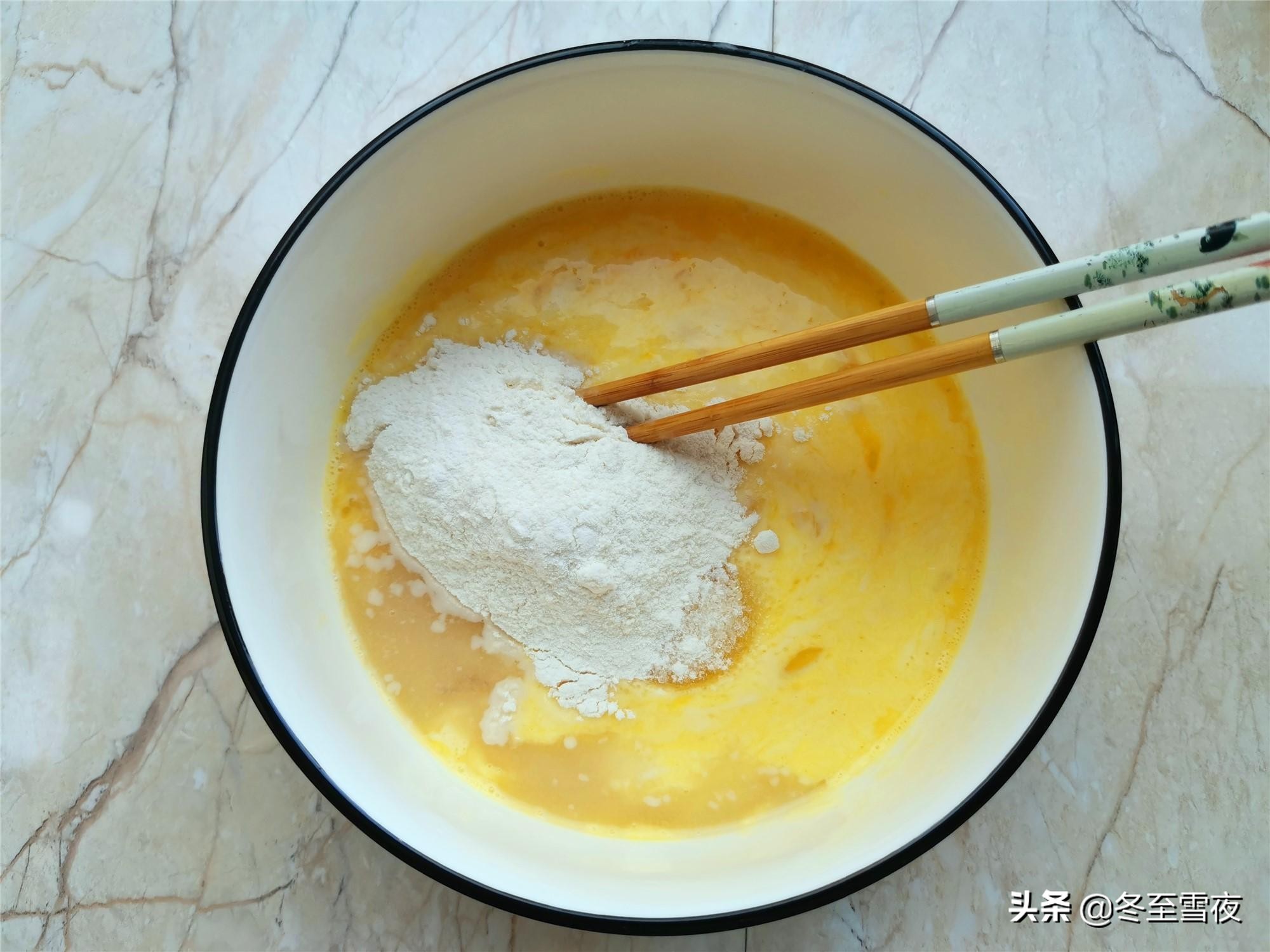 何炅教做酸奶蛋糕用什么面粉,何炅示范的酸甜小蛋糕教程