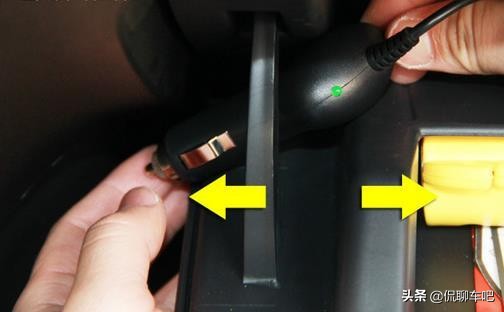 行车记录仪免走线安装视频全过程,解放j6l精英版行车记录仪布线方法