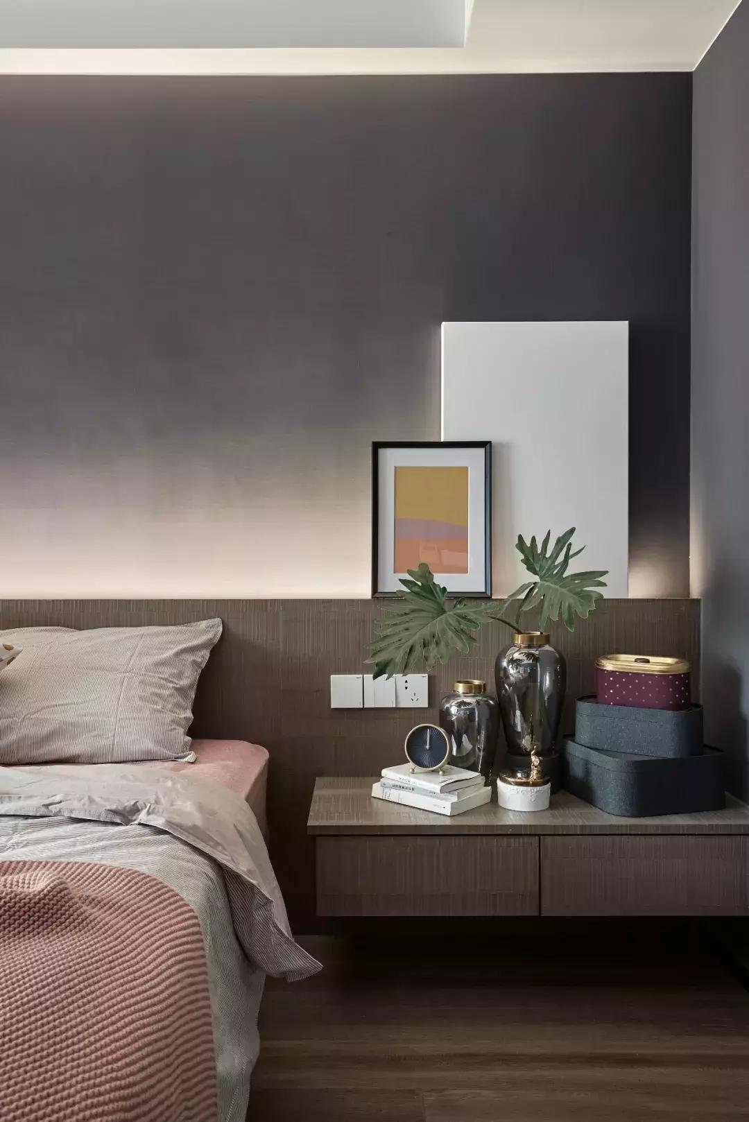 烟粉色的高级灰 (高级感十足的灰粉色)