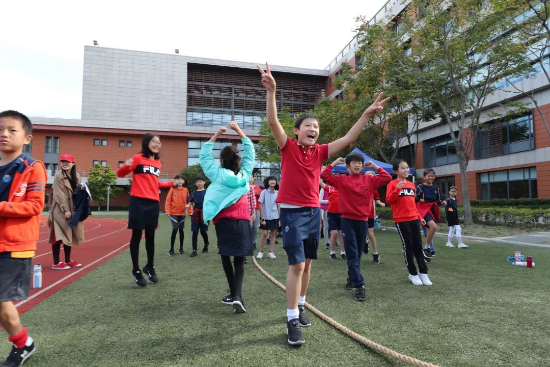 归属感是让人们获得凝聚力的泉源！——记耀华临港校区四大学院