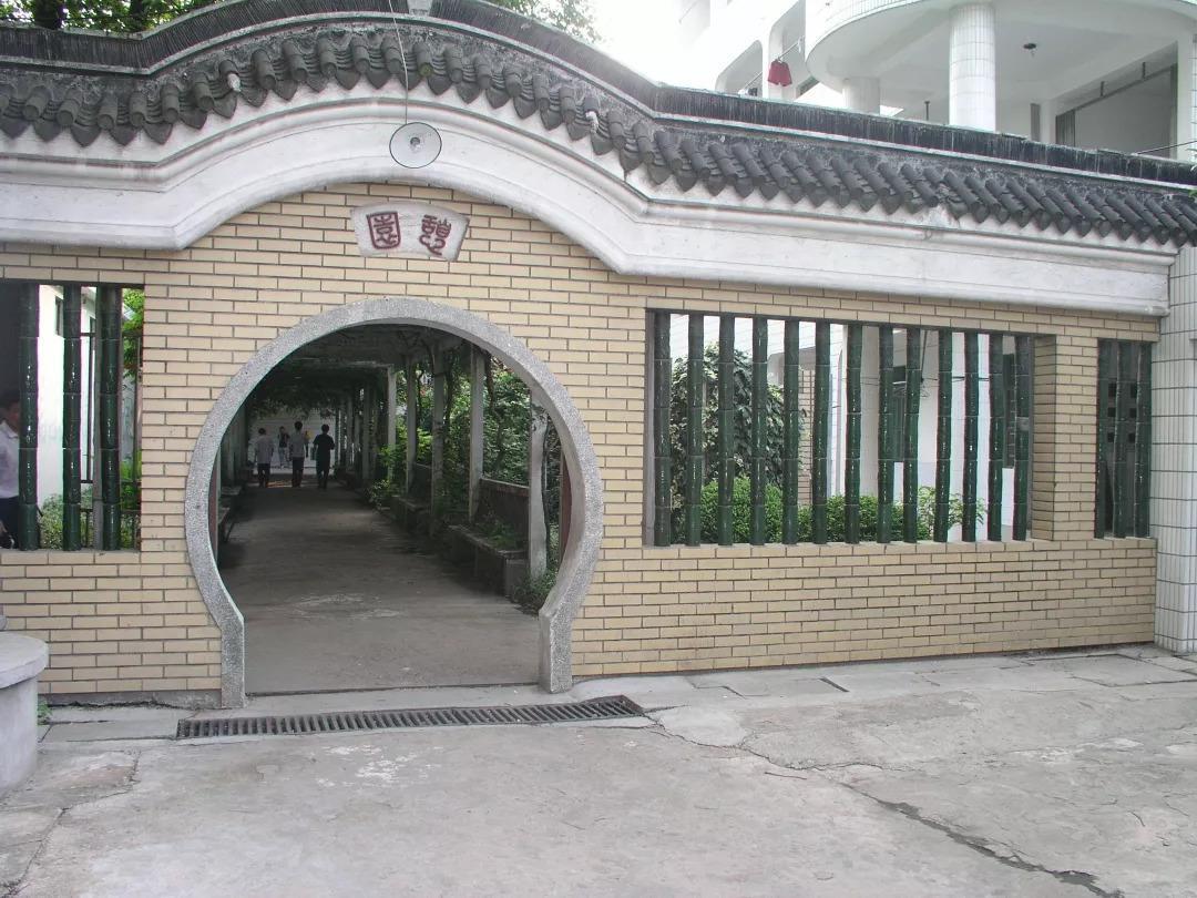 这里是天一中学老校区,如今美出了另一番境界