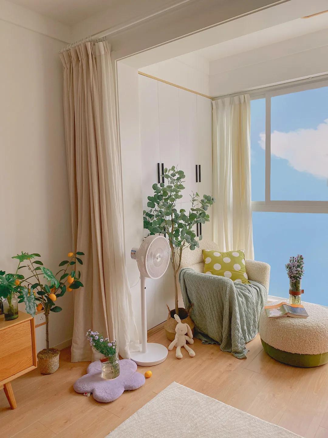 又一独居女孩爆红！买下60m²二手房，仅花4.5W装成全能“大胃王”