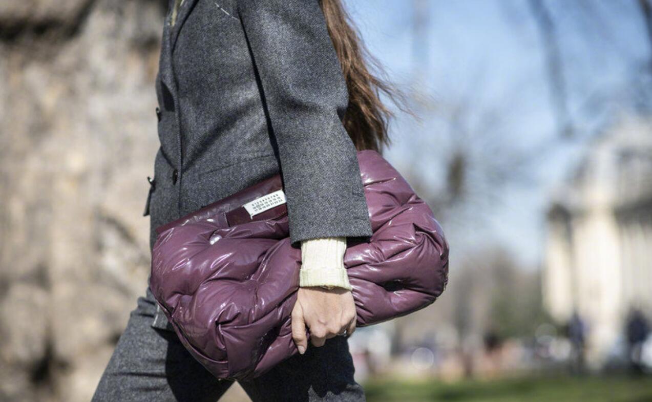 可携带的枕头,最近很火的枕头包夏天百搭