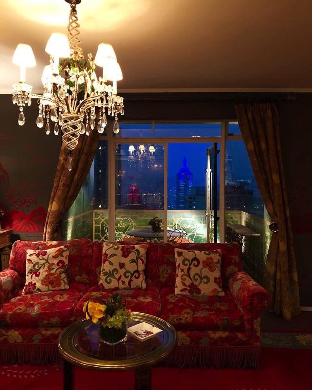 刘嘉玲买100年皇冠多少钱,刘嘉玲把500万古董当花瓶