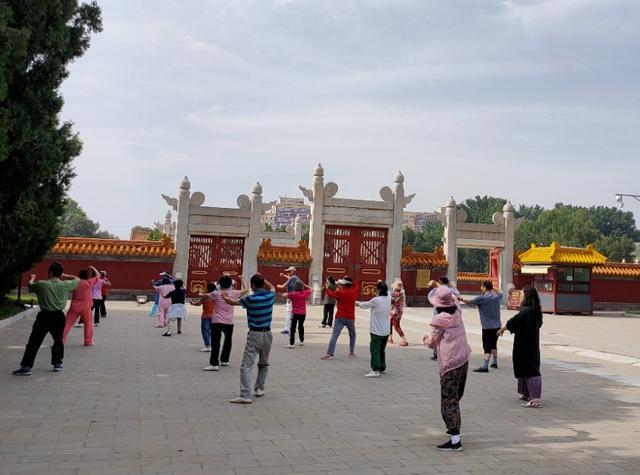 北京的坛庙文化——皇地祗神的祭坛和史铁生《我与地坛》