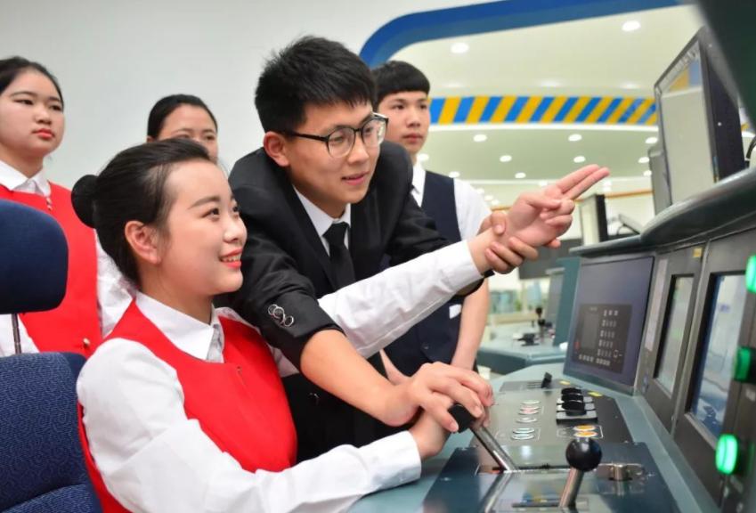 专科最好就业而且工资高的专业,专科就业前景好还容易学的专业