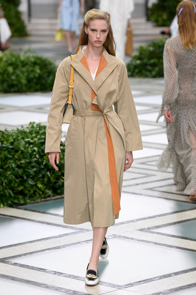 toryburch2020白色刺绣裙子,toryburch小香风裙子