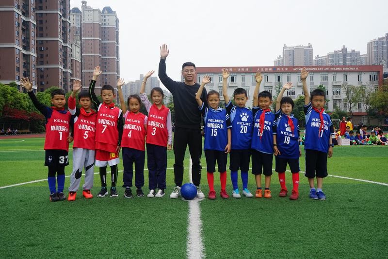 小学校园足球联赛开赛报道,成都小学校园足球联赛