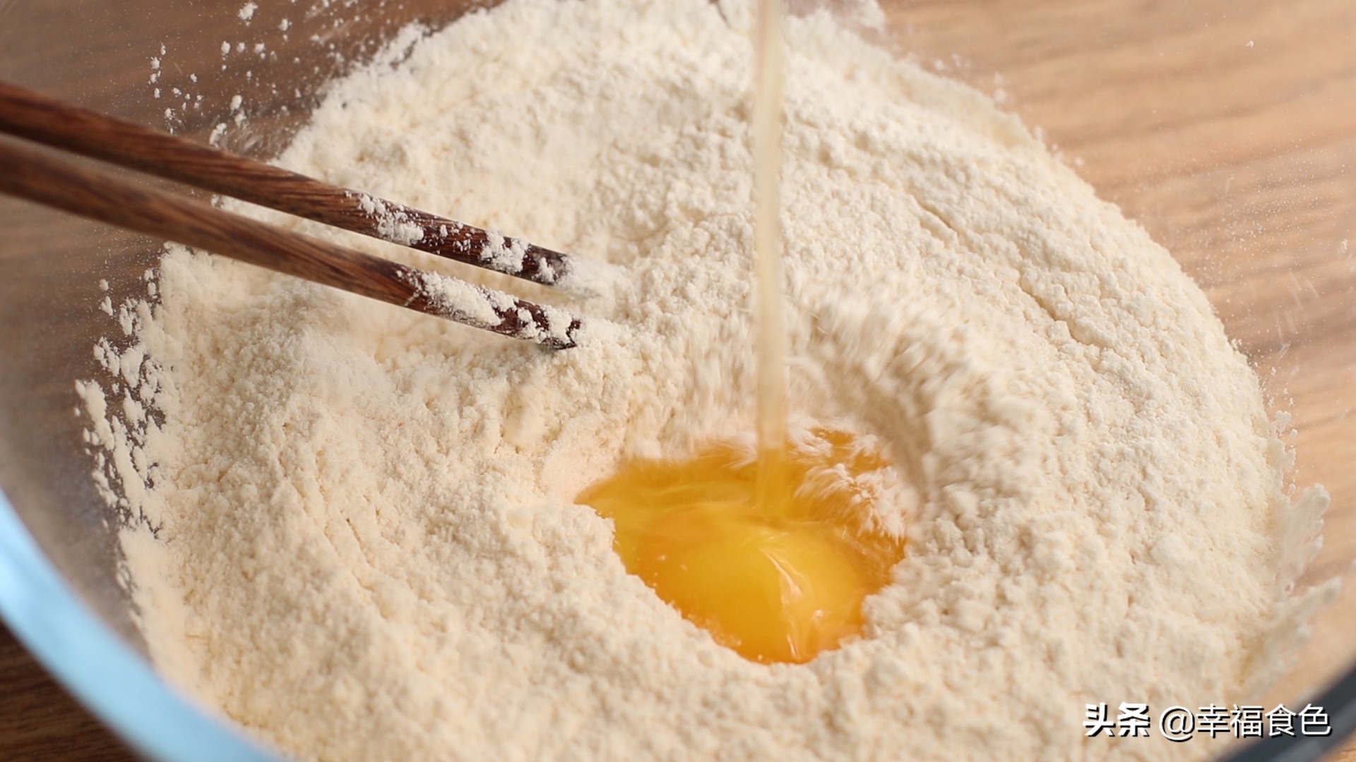 正宗油条的做法和配方自制更放心,早餐店油条配方个个空心又酥脆