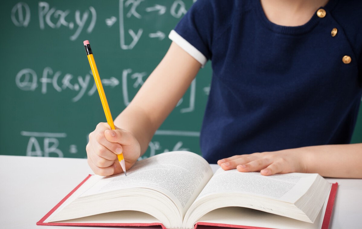 初中女孩跳拉丁舞,初中女生跳拉丁舞