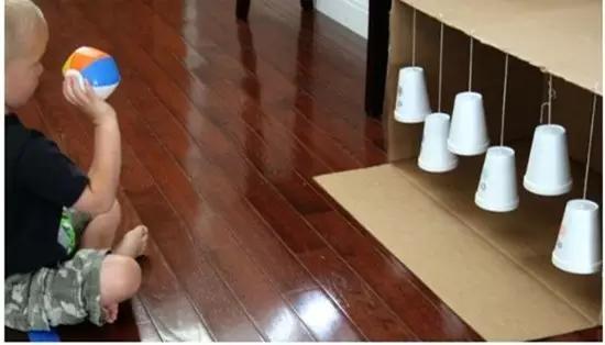 在家用纸杯玩的亲子游戏,用纸杯做2岁儿童的游戏