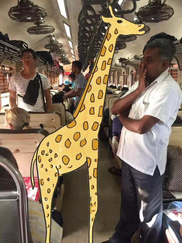 智利贫民窟第一位中国义工，她用绘画治愈流浪汉和罪犯，人美心善