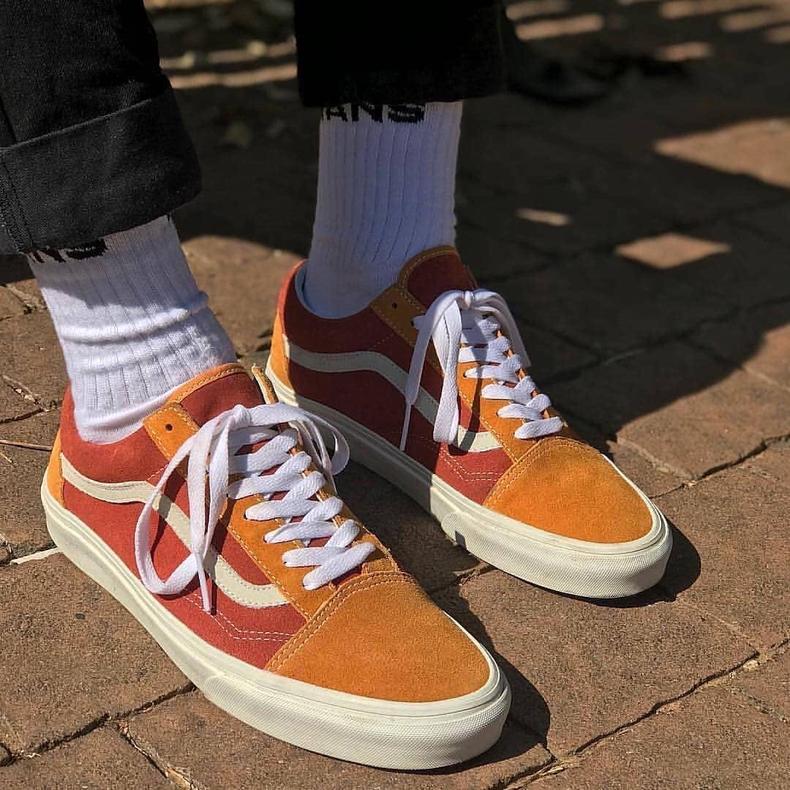 vans卖面包鞋,vans买大一点好吗