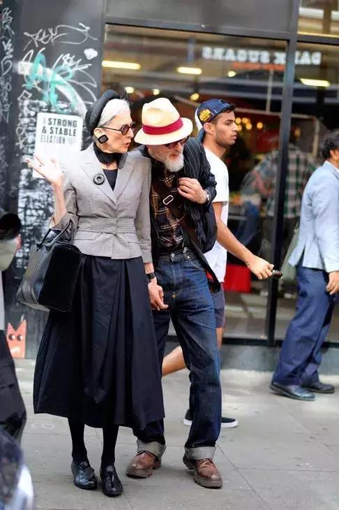 情侣装这样穿,才会让人过目不忘呀