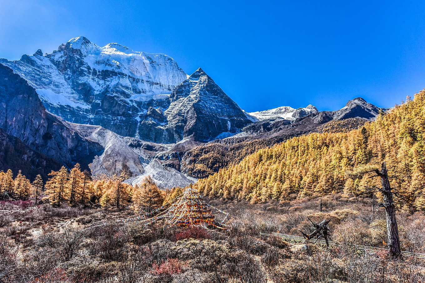 四川甘孜的亚丁稻城,四川稻城亚丁蓝色星球上的净土