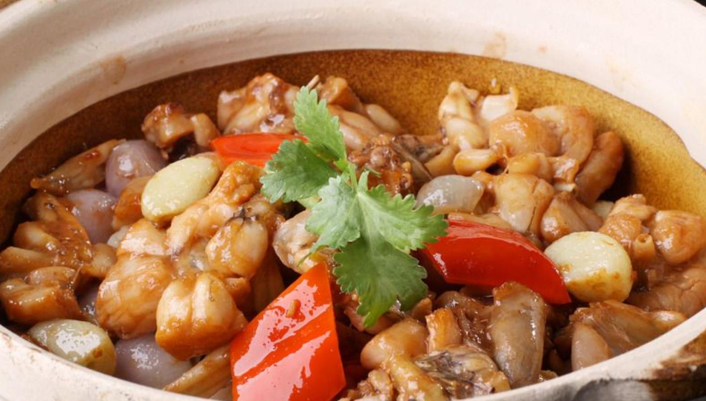 爆炒牛蛙真的绝了下酒下饭的好菜,酸菜炒牛蛙酸辣开胃下饭太香了