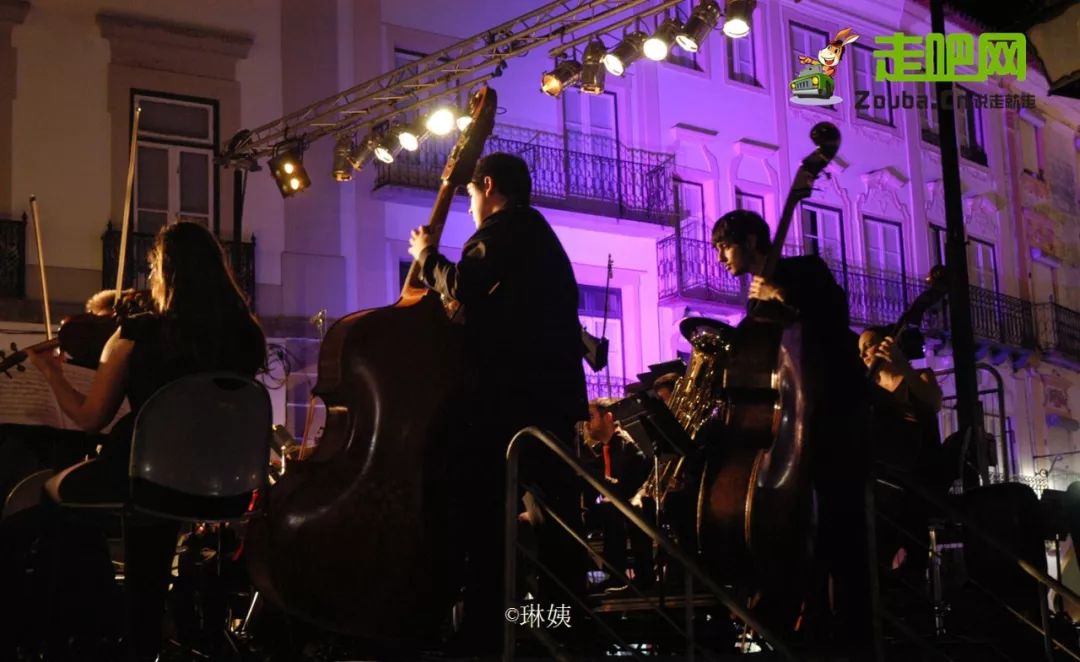 女教师3年游20国,六十岁的女人一个人穷游中国