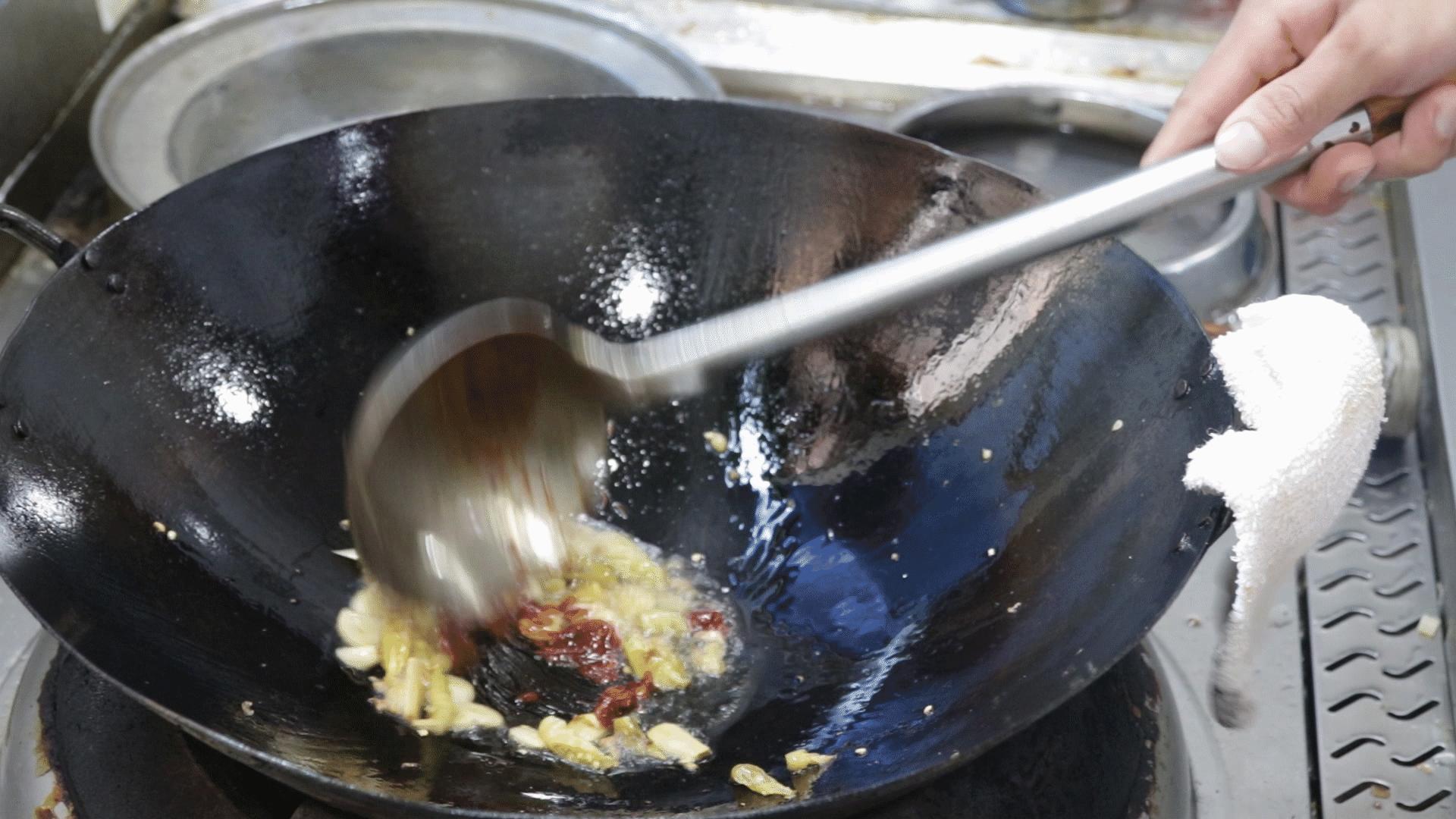 猪肝该怎么弄好吃视频教程,猪肝怎样做入味