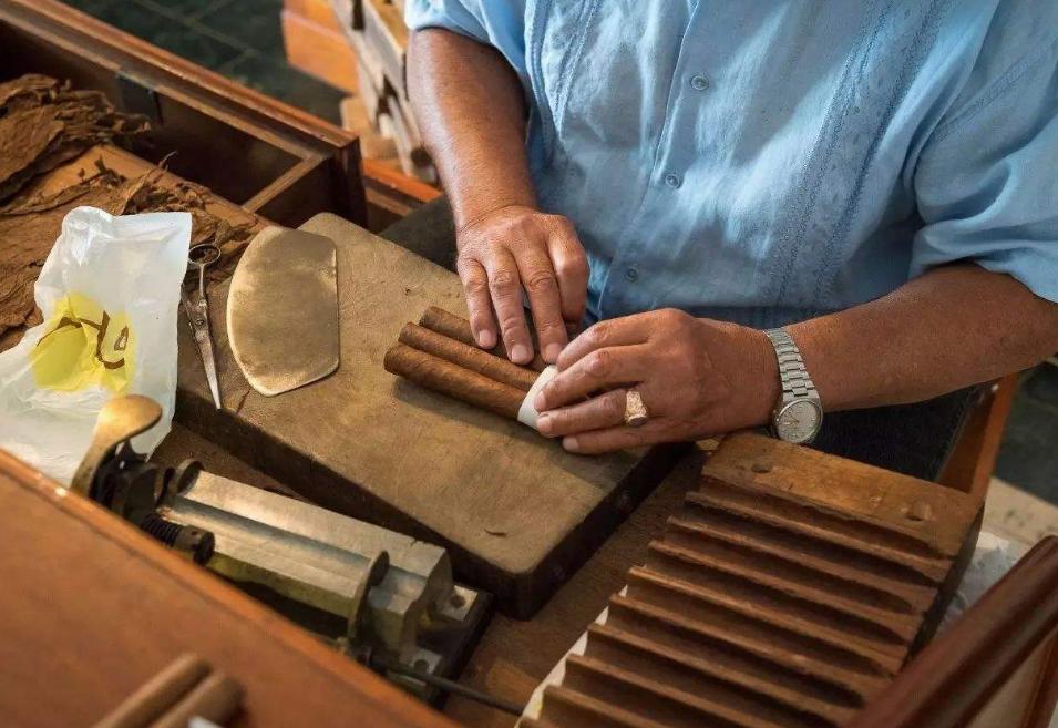 在中国3块钱买入,转手3万卖给中国游客,商贩:冤大头真多