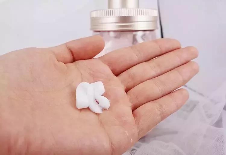 樱花头皮护理,樱花护发精油改善干枯防毛躁滋润