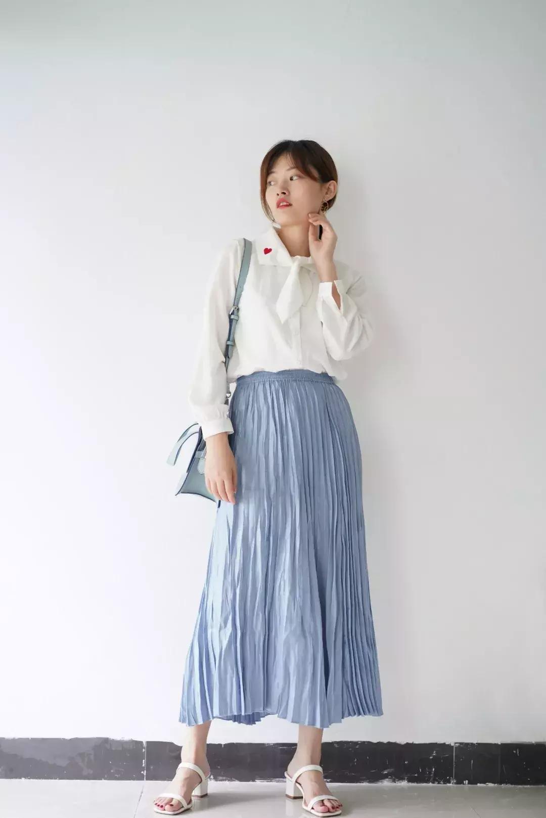 买回来的压箱底衣服,压箱底的旧衣服这样穿一秒变时髦