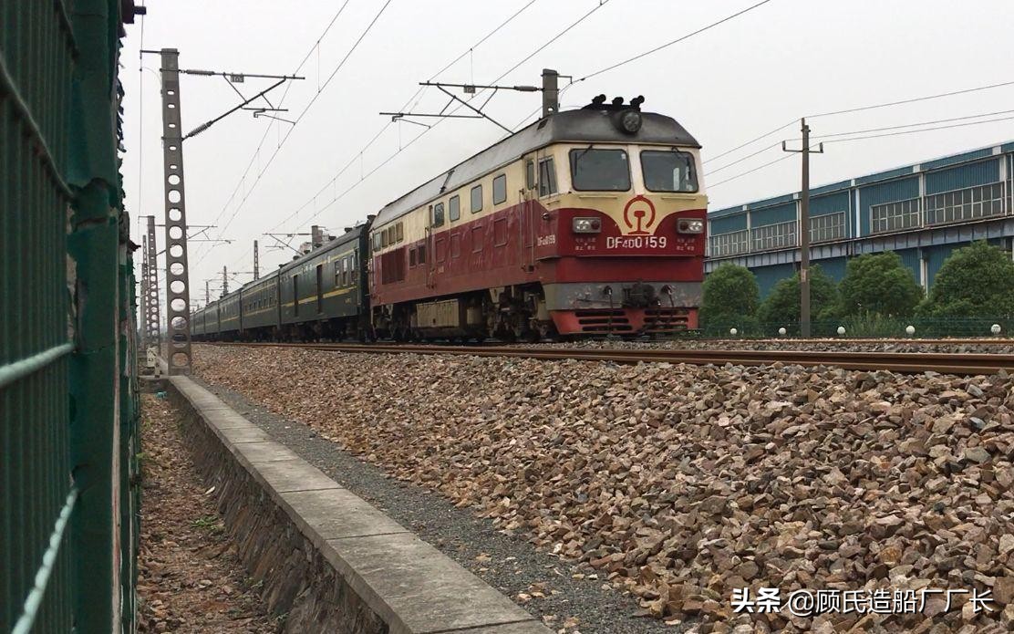 刹车*工罢**，无证小车狂奔绝路，回顾集通线09年道口撞车较大事故