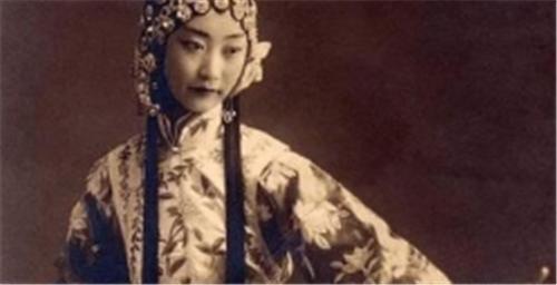 孟小冬:先后嫁梅兰芳和杜月笙,一个禁止她演出,一个让她有尊严