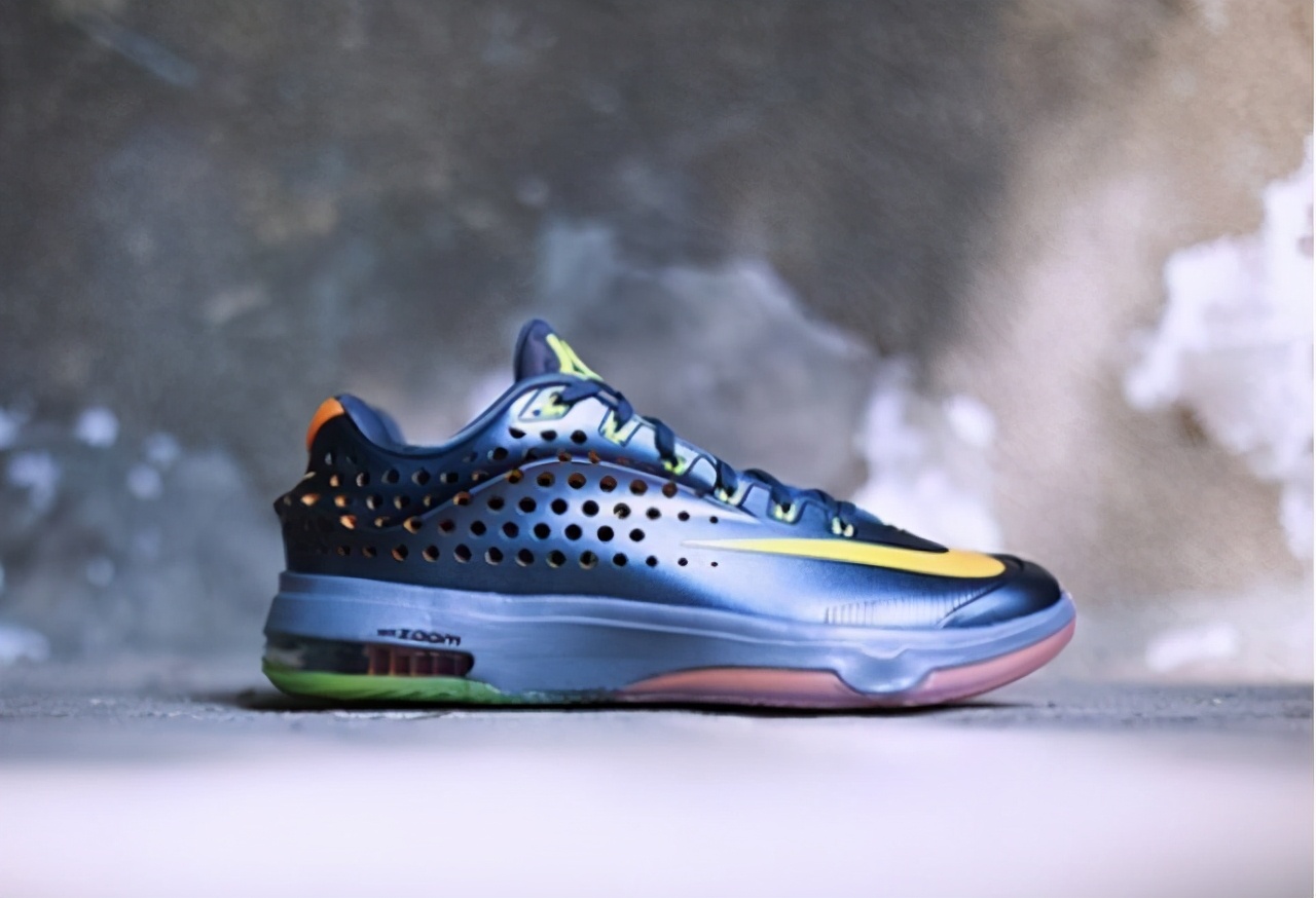 kd杜兰特战靴简版5代,kd球鞋最新