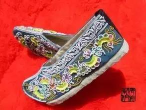 多年失传的绣花鞋,99两双传统工艺绣花鞋