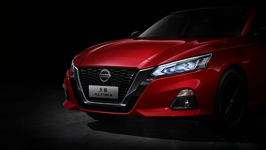 天籁vs雅阁混动,雅阁1.5t和天籁2.0自吸哪个省油