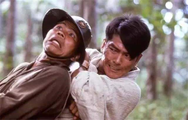 洪金宝东方秃鹰片段,洪金宝打得过钱嘉乐吗