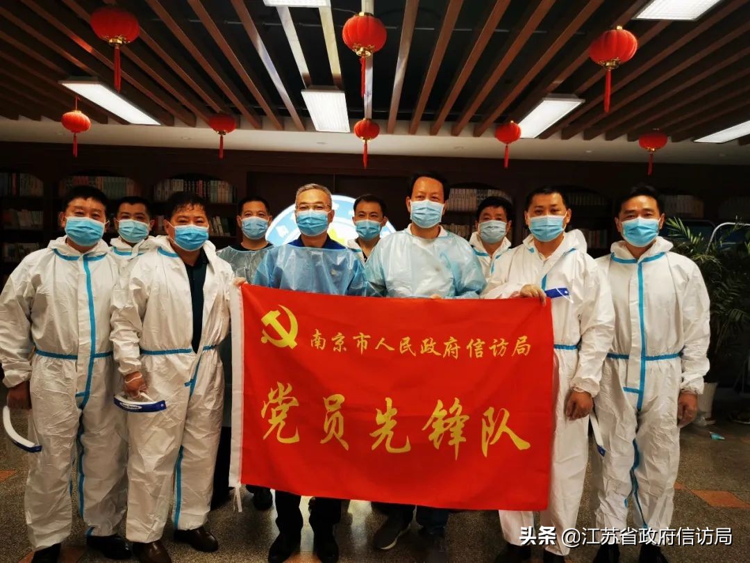 抗击疫情党员深入社区,党员下沉抗疫一线