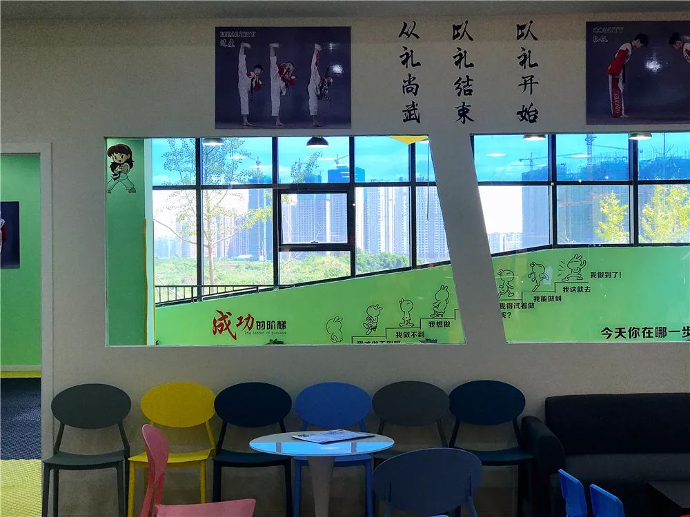 四环外开了家盒马，整个剑南大道的人都去凑热闹了