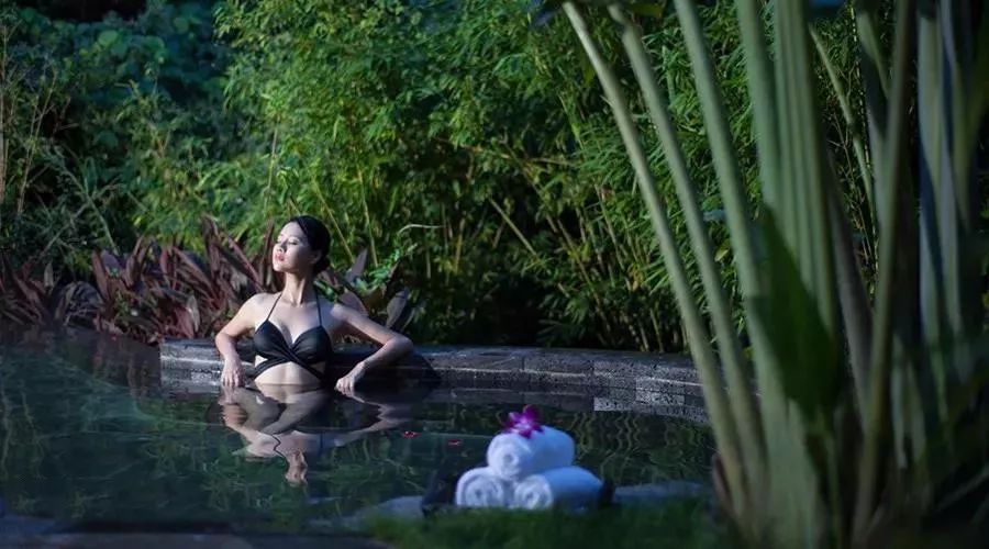 三亚豪华无边泳池别墅,三亚温泉度假